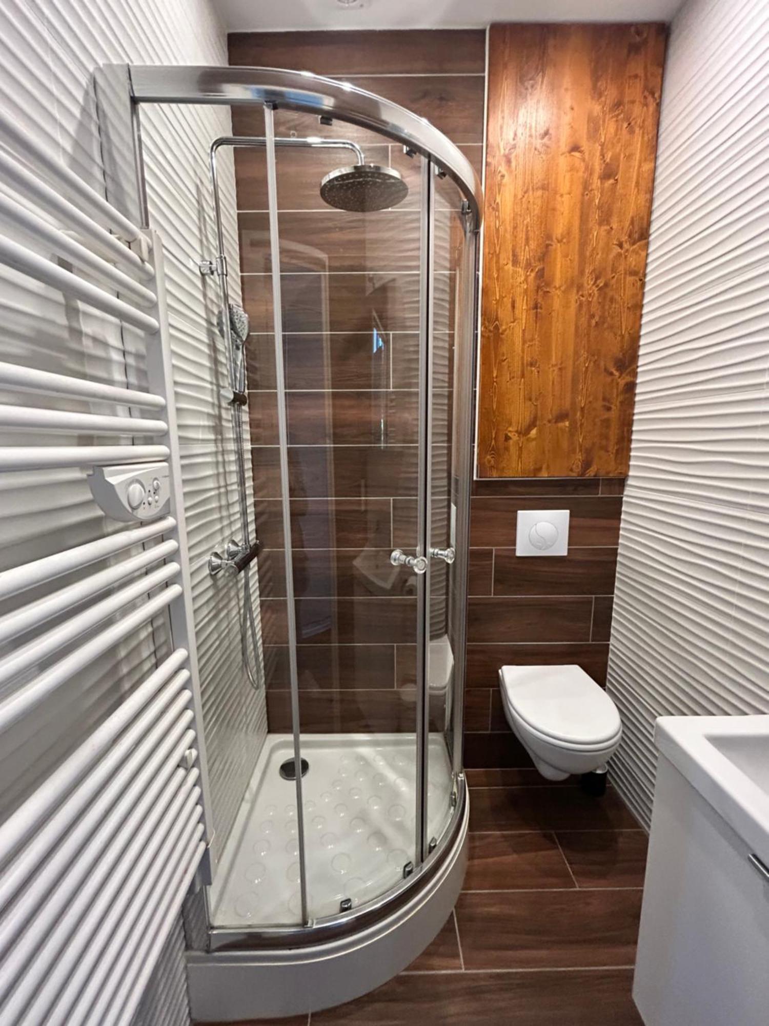 Agreable Studio Renove Avec Place De Parking 邦多勒 外观 照片